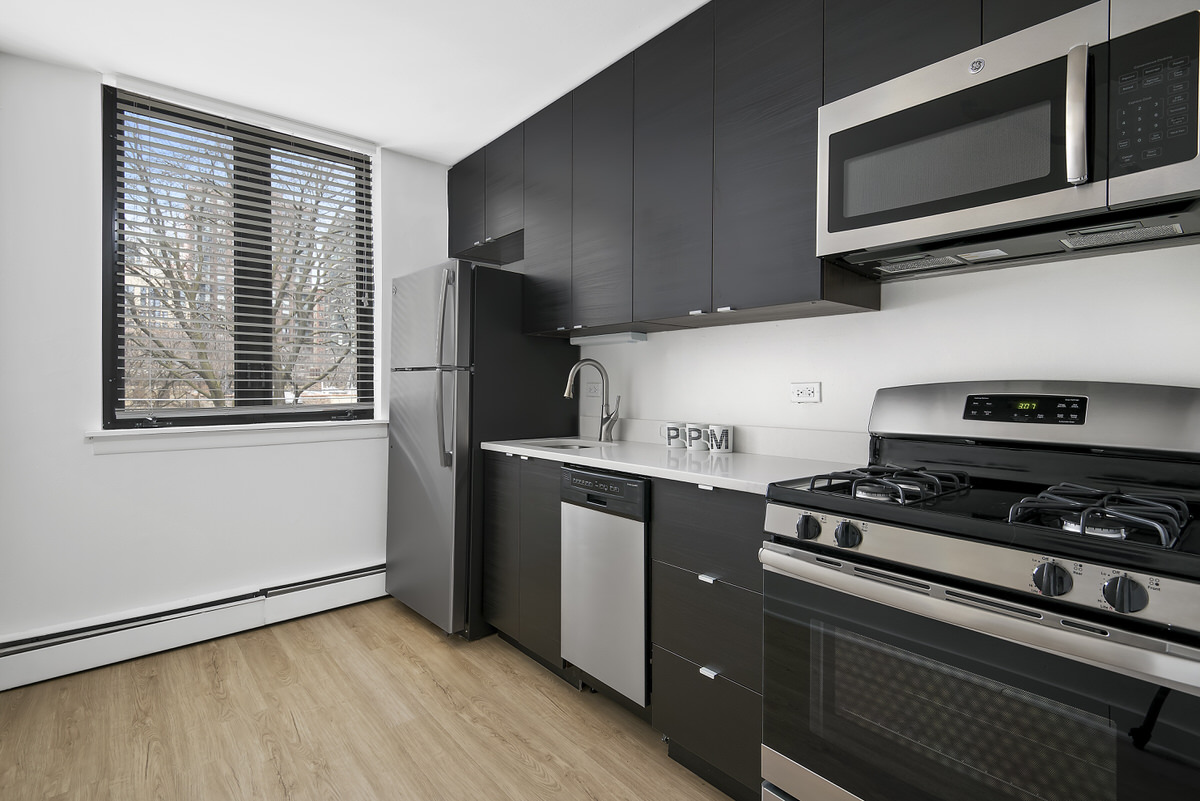 20 E Scott - PPM Apartments photo